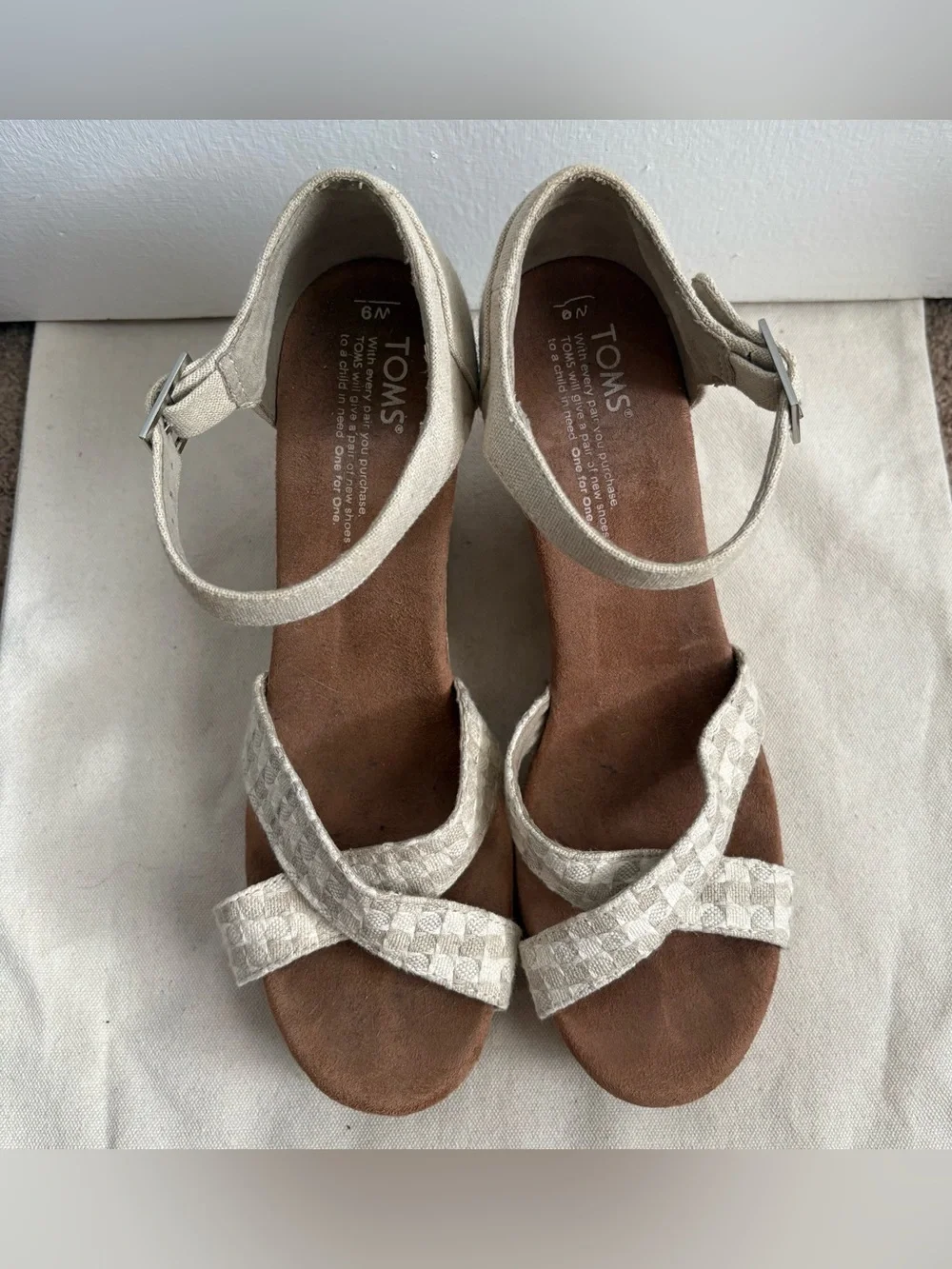 TOMS Women’s Beige Canvas Wedge Sandals Ankle Strap Buckle US 9